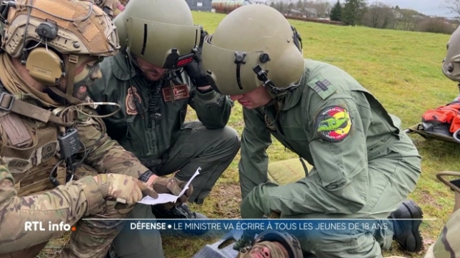 La défense recrute, mais la formation proposée ne semble pas attrayante pour 4 candidats sur 10 qui abandonnent avant d'arriver à son terme. Pour essayer de motiver à nouveau les jeunes, le nouveau ministre de la Défense Théo Franken propose un service militaire sur base volontaire.