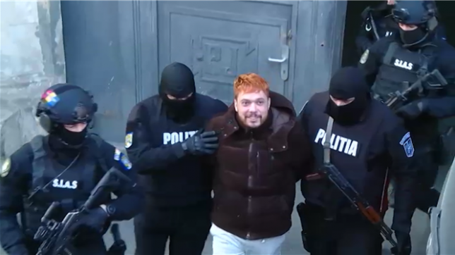 Le ministre de l'Intérieur roumain, Catalin Predoiu, a affirmé dimanche soir à France 2 que Mohamed Amra voulait faire des opérations (de chirurgie) esthétiques en Roumanie, et comptait quitter le pays pour la Colombie.