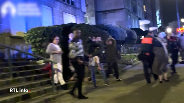 Une soixantaine de personnes ont été évacuées d'un immeuble à appartement. Le feu s'est propagé via une gaine technique. L'incendie n'a fait aucun blessé mais trois appartements sont inhabitables.