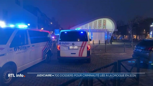 Aujourd'hui, la police judiciaire fédérale avance des chiffres : l'an dernier, ce ne sont pas moins de 700 nouveaux dossiers pour criminalité liée à la drogue qui ont été ouverts. Des dossiers devenus prioritaires pour la police.