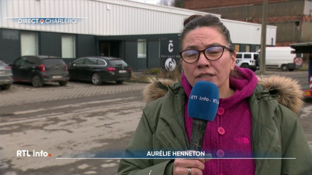 En direct de Charleroi, Aurélie Henneton explique les faits et indique que les clés de 4 voitures de l'administration communale ont aussi été dérobées.
