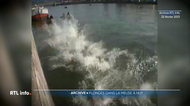 Notre archive du jour nous emmène en 2001, à Huy, avec une tradition toujours bien ancrée : la traversée de la Meuse à Huy.