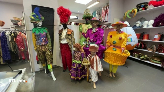 A Houdain-Gognies, les Ateliers du 94 font vivre la tradition du carnaval depuis 1966. Ce magasin de confection et de location de costumes voit défiler chaque année des dizaines de créations, apportant couleurs et festivités aux événements carnavalesques.