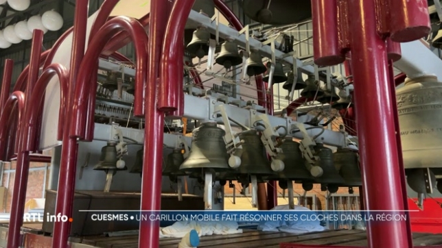 Après 40 ans d'existence, cet instrument de 8 tonnes, de 7 mètres 50 de long et de 4 mètres de haut  est en cours de  rénovation, il s'agit de nettoyer les cloches mais aussi de remplacer les plexiglas au-dessus du carillonneur.