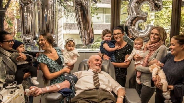 "L'homme au bras d'or" est mort: grâce à un anticorps rare, il a sauvé des millions de bébés