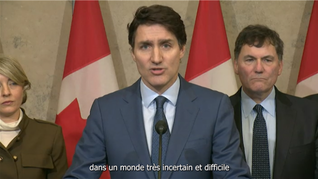 Le Premier ministre canadien Justin Trudeau déclare au président américain Donald Trump qu'ils devraient travailler ensemble et qualifie les tarifs douaniers entre leurs pays de chose très stupide à faire. Le Canada annonce des droits de douane de 25 % en guise de représailles contre les États-Unis, alors que les droits de douane américains sur le Canada, le Mexique et la Chine entrent en vigueur.