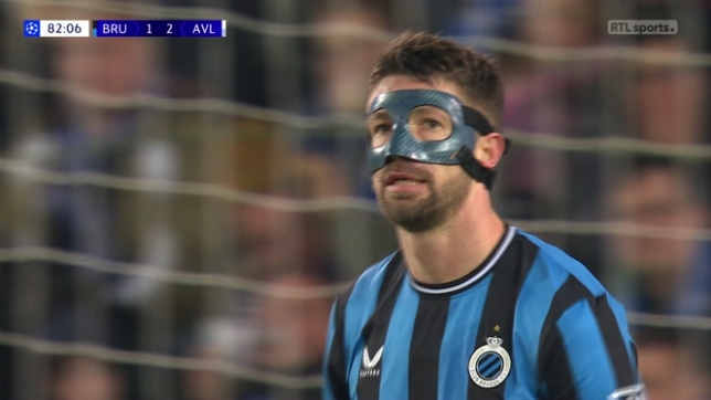 Ligue des Champions: l'incroyable autobut de Mechele contre Aston Villa.