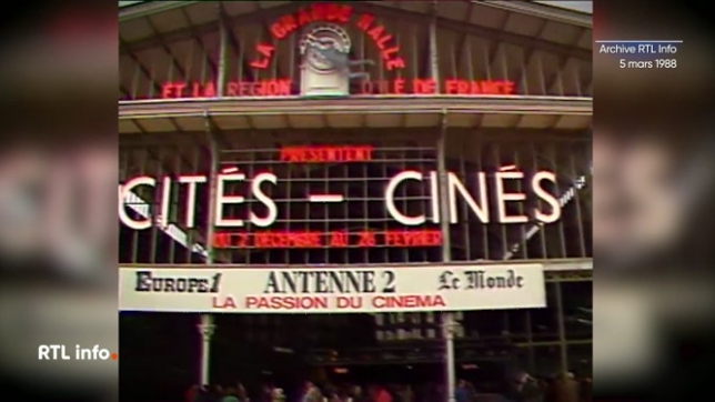 L'archive du jour replonge dans l'univers du cinéma. Le 5 mars 1988, la remarquable exposition Cités-Cinés ouvrait ses portes au public à Paris. Les visiteurs ont dû attendre durant plusieurs heures avant de découvrir les simptueux décors de cinéma des plus grands films.