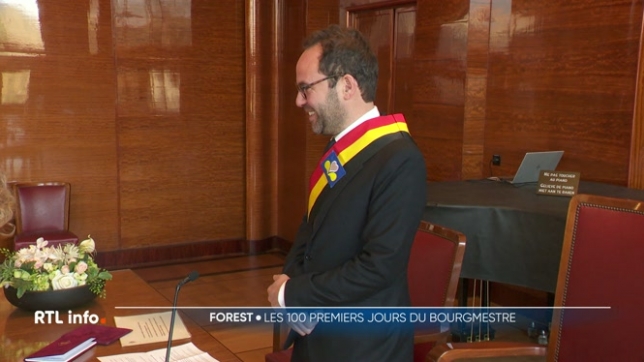 Forest est l'une des 19 communes de l'agglomération bruxelloise. Une nouvelle majorité, comprenant notamment le PTB, et un nouveau bourgmestre sont en place depuis 100 jours. L'un de leurs enjeux sera la reconversion de l'usine Audi Brussels, mais aussi la lutte contre le trafic de drogue.