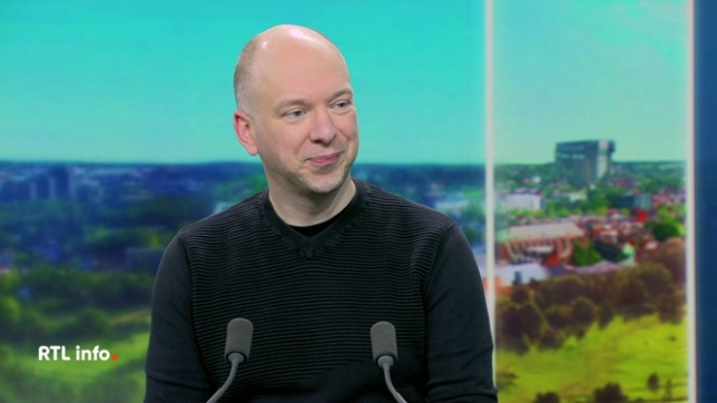 Présenté comme le Maxime Chattam namurois, Frédéric Ernotte présente Le Malheur des autres. L'histoire d'un homme, le patron d'une entreprise, qui permet à ses clients d'assouvir leurs vengeances. Le malheur des uns devient un véritable business.