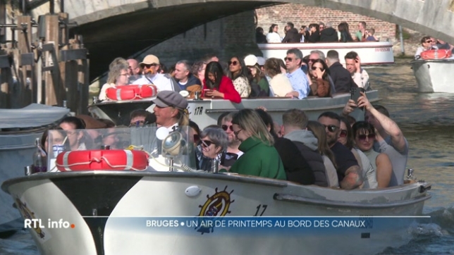 La ville flamande aux célèbres canaux fait déjà le plein de touristes aujourd'hui avec ce beau temps.