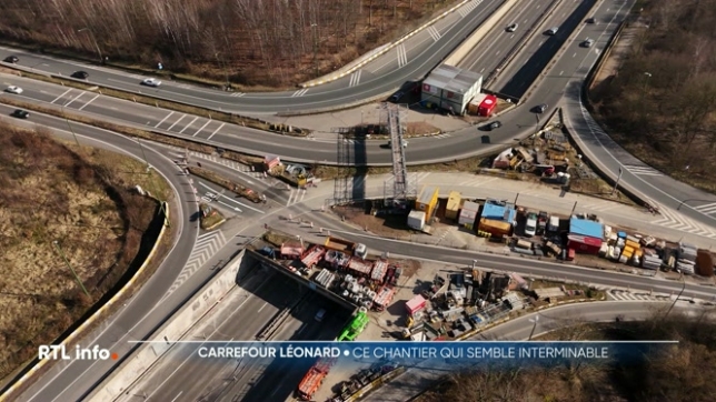 Avec la fin des vacances et le retour à l'école, il faut s'attendre à de nouveaux embarras de circulation au carrefour Léonard, entré voici une semaine dans une nouvelle et énième phase du chantier. Pourquoi ces travaux durent-ils aussi longtemps ?