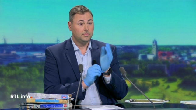 Ce soir dans Coûte que coûte, découvrez comment repérer du poisson frais et abordable. Suivez nos conseils pratiques sur la qualité du poisson, le choix des fishticks et des alternatives moins chères comme les crevettes grises. Des astuces pour allier goût et budget.