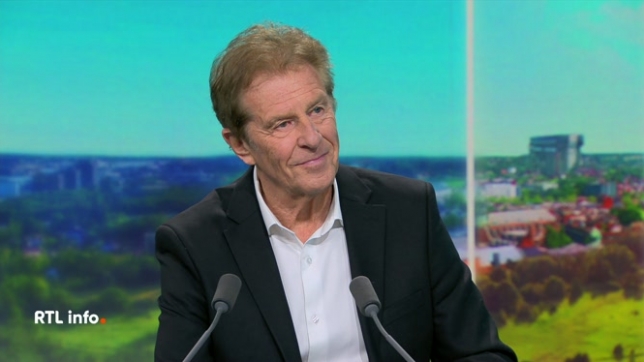 Henri Sannier, journaliste, revient sur son parcours après une chute à vélo fin 2020, où il a été diagnostiqué d'une maladie rare auto-immune. Dans son livre Le jour où j'ai réappris à marcher, il raconte son combat pour se relever, le soutien de sa femme et son retour à la vie.