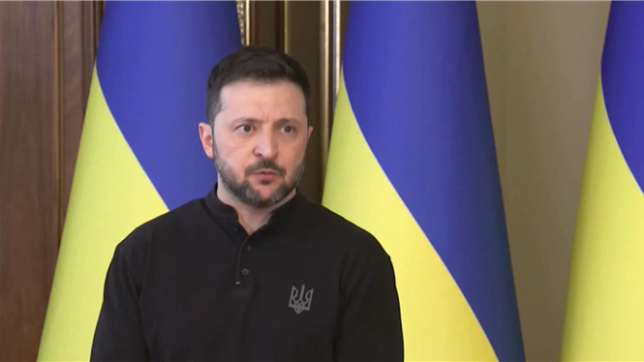 Aujourd'hui, tout dépend de la volonté de la Russie, déclare le président ukrainien lors d'une conférence de presse à Kiev, après que l'Ukraine a montré être prête à une trêve lors de négociations avec les Américains mardi.