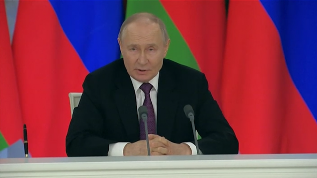 Vladimir Poutine affirme que les prochaines étapes vers une trêve et la paix en Ukraine dépendraient du succès de son armée dans la région russe de Koursk qui y avance actuellement rapidement pour en chasser les troupes ukrainiennes. En fonction de l