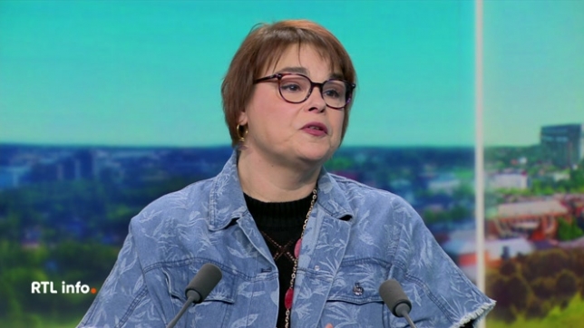 Lara Kotlar, porte-parole de l'AVIQ, aborde le dépistage des cancers, en détaillant les principaux types, l'influence de l'âge, les avantages et inconvénients du dépistage systématique, en se concentrant sur le cancer du sein et du col de l'utérus.