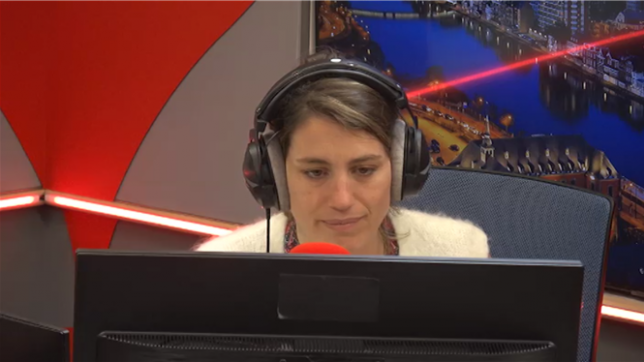 La pollution numérique prend de plus en plus d'ampleur. A l’échelle mondiale, près de 350 milliards de mails sont envoyés et reçus chaque jour... Ils représentent plus de 4 % de nos émissions de gaz. Avec le développement de l’intelligence artificielle, cette proportion va encore augmenter dans les prochaines années.