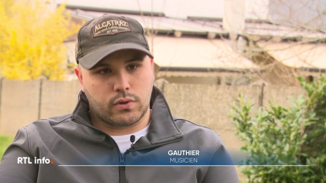 Alors que les répétitions du carnaval avaient lieu, deux automobilistes visiblement pressés ont tenté de forcer le cortège de gilles et de musiciens. Trois personnes ont été blessées. Drôle de hasard du calendrier, cet incident rappelle le drame de Strépy-Bracquegnies, c'était le 20 mars 2022.