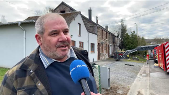 Stany a été réveillé en pleine nuit à cause d'un incendie. Il a sauvé son voisin handicapé avant de se mettre à l'abris.