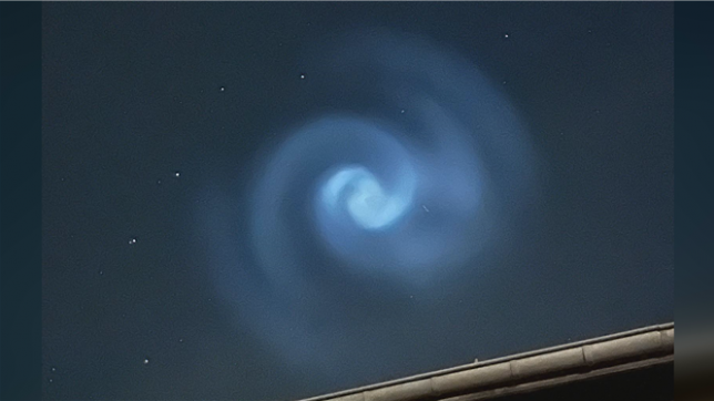 Un phénomène lumineux a été observé ce lundi soir dans le ciel. Vous avez été nombreux à nous envoyer des photos via le bouton orange Alertez-nous.