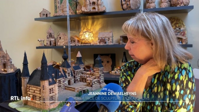 A Saint-Georges-sur-Meuse, Jeannine Dewaelheyns réalise depuis plusieurs années des constructions en bouchon. Madame Bouchon a commencé par de petites crèches. Aujourd'hui, elle construit des modèles réduits de châteaux. Et après Poudlard, elle s'attaque à présent au château de Jehay.