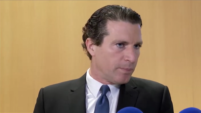 Que Gérard Depardieu ait eu des expressions très grivoises (...) nous ne le contestons pas, mais ce n'est pas une agression sexuelle, assure son avocat Me Jérémie Assous, ajoutant ne pas vouloir s'expliquer sur des faits pour lesquels nous ne sommes pas jugés, au troisième jour du procès de l'acteur pour agressions sexuelles sur le tournage du film Les Volets verts de Jean Becker.