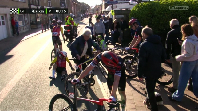 Des derniers kilomètres infernaux: Bruges-La Panne marqué par des énormes chutes