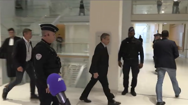 On a entendu des peines complètement hors sol, sans aucun rapport avec les trois mois d'audience (...), ce n'est pas ça la justice, déclare l'avocat de Nicolas Sarkozy, Me Christophe Ingrain, alors que le parquet financier a requis à l'encontre de l'ancien président une peine de sept ans de prison et de 300.000 euros d'amende, ainsi que cinq ans d'inéligibilité.