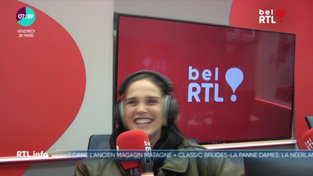 L’invité de 7h50.  Ce vendredi, Thomas de Bergeyck reçoit Camille Lou.  L’actrice que l’on a récemment vue sur RTL-TVI dans CATS EYES vient nous parler de NATACHA, PRESQUE HOTESSE DE L’AIR qui sort en salles cette semaine. Elle incarne avec brio la célèbre hôtesse créée en 1970 par le belge François Walthery.