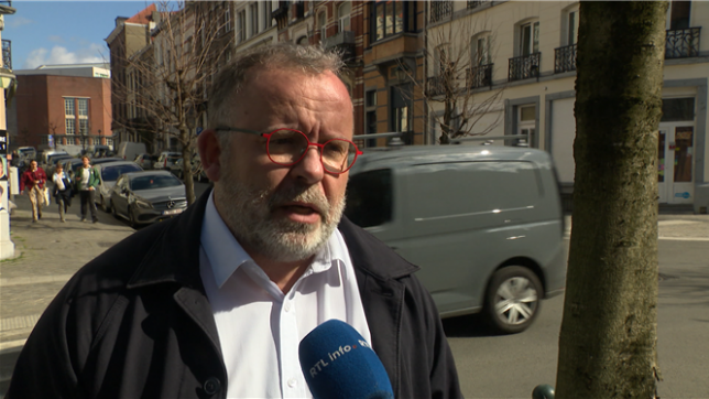 Des policiers contestent la politique de sécurité dans la zone de police bruxelloise Midi (Anderlecht, Saint-Gilles et Forest), voyant dans la dissolution des brigades de proximité qui ont existé par le passé l'une des causes des fusillades.