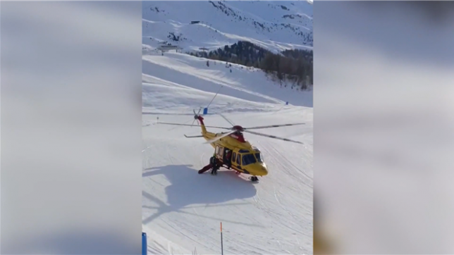 Un skieur a été pris dans une avalanche en hors-piste dans le domaine skiable de Pila en Italie. L’homme, de nationalité belge, a été emporté par la coulée mais n’a pas été enseveli sous la neige. Son état ne semble pas grave. Il a été secouru par hélicoptère et transporté aux urgences de l’hôpital Parini d’Aoste. L’opération de secours a mobilisé le Secours alpin du Val d’Aoste, le personnel des remontées mécaniques et la police d’État.