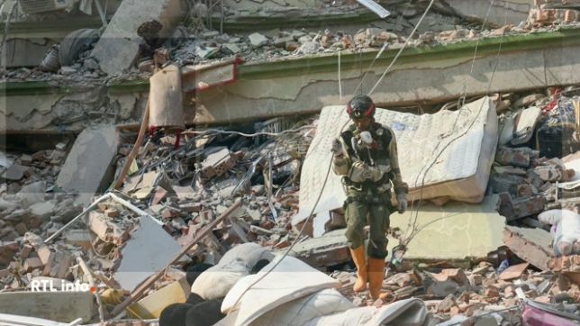 Le tremblement de terre au Myanmar a fait plus de 2000 morts