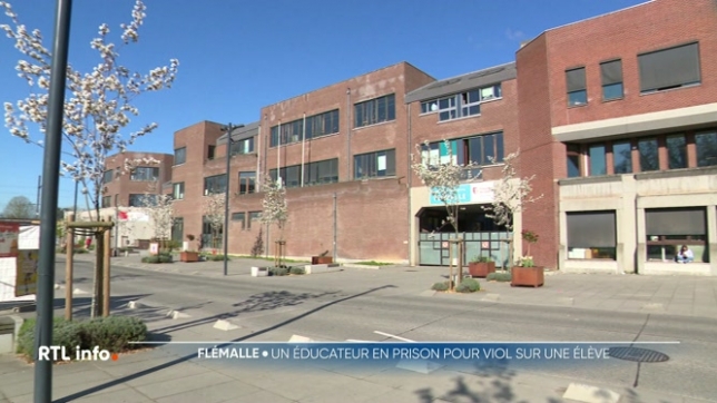 Un éducateur de l'athénée Guy Lang a été inculpé pour le viol d'une adolescente de 15 ans. Il est en aveux. L'école et la justice travaillent main dans la main dans cette enquête. Un courrier a été envoyé aux parents.