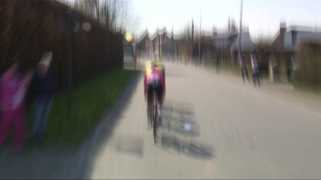 À Travers la Flandre: Wout van Aert se fait avoir au sprint à la dernière seconde !