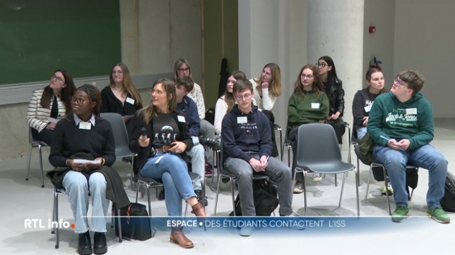 Ils ont participé à un concours sur le thème de l'espace afin de vulgariser des expériences scientifiques. Des élèves qui ont pu s'entretenir aujourd'hui avec l'astronaute américain Don Pettit qui se trouve actuellement dans la Sation Spatiale américaine.