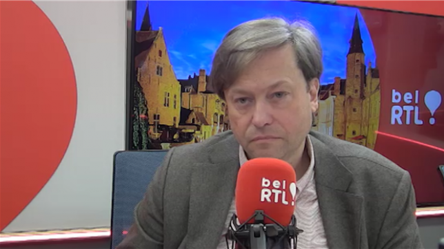 L’analyse de Philippe Ledent, économiste en chef de la banque ING. Les secteurs de la chimie et de l’industrie pharmaceutique vont être les plus touchés par la décision des Etats-Unis d’augmenter à 20% les droits de douane sur tous les produits provenant de l’Union européenne et don de la Belgique. Il pourrait également y avoir des conséquences sur le prix du caddie, en fonction de la réponse qu’apportera l’Europe à cette décision.