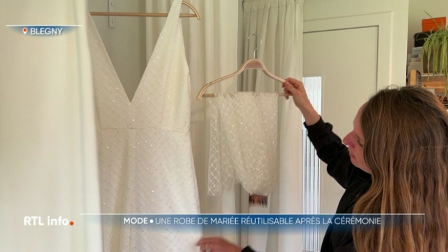 Styliste couturière à Blegny, Julie réalise des tenues de mariage qui pourront être portées à nouveau après le jour J. Une démarche écoresponsable car chaque pièce est conçue avec des fins de stocks de tissus de grands créateurs. Comptez entre 1.500 et 2.500 euros pour une création unique.