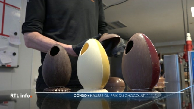 Il faudra donc payer ses œufs en chocolat plus cher cette année. Dans les magasins,  cette hausse varie selon la marque et la qualité. Les marques distributeurs sont plus touchées.