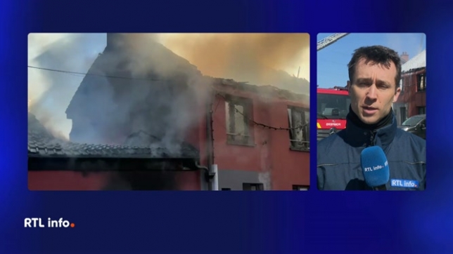 Les pompiers de la zone Val de Sambre sont intervenus ce matin dans le quartier du Poncia. Deux maisons sont totalement sinistrées et trois autres inhabitables. Sébastien Prophète fait le point sur la situation en direct.