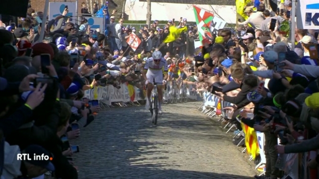 C'est Tadej Pogacar qui a remporté cette 109ème édition. Le Slovène s'est imposé en multipliant les attaques, notamment dans les secteurs pavés. Il a fait la différence à près de 20km de l'arrivée. Une ligne franchie en solitaire. Mads Pedersen a pris la deuxième place devant Mathieu van der Poel.