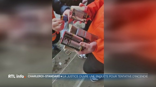 Avant le match du Standard à Charleroi, des supporters ont retrouvés des fumigènes et des feux d'artifice fixés sous leurs sièges, activables à distance. Heureusement, les engins ont été désamorcés à temps. Une enquête a été ouverte pour comprendre cet incident choquant.