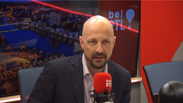 Invité de 7h50: Marc Botenga, chef de file PTB au Parlement européen. Chaque matin sur bel RTL, Martin Buxant ou Thomas de Bergeyck reçoivent une personnalité politique ou publique.