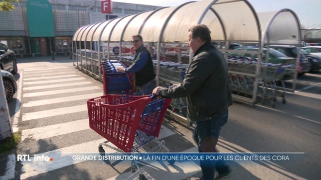 Pour les nombreux clients habitués de Cora, la fermeture annoncée des 7 magasins marquera la fin d'une époque. Certains clients y avaient leurs habitudes depuis près de 50 ans. Le magasin est même associé à énormément de souvenirs. C'est le cas au Cora de La Louvière.