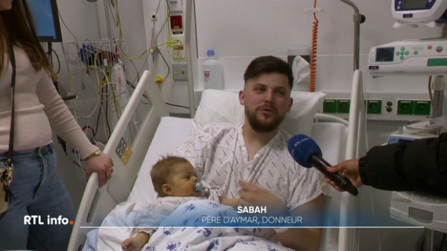 Des patients viennent du monde entier pour subir une greffe pédiatrique de foie dans cet hôpital bruxellois. C'est même le seul établissement du pays qui réalise ces greffes sur des bébés. Exceptionnellement, nous avons pu suivre une de ces interventions, réalisée avec succès sur Aymar, 8 mois.