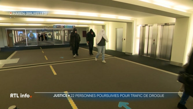 22 personnes sont accusées d'avoir fait partie d'un réseau de trafiquants de drogue. Des faits commis dans le quartier Clémenceau à Anderlecht, là-même où plusieurs règlements de compte ont fait la une de l'actualité ces derniers mois.
