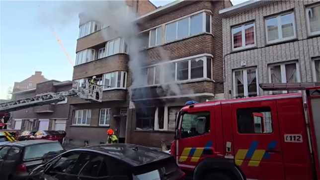 Important incendie dans une maison squattée à Charleroi: huit personnes évacuées dans les lieux et aux alentours