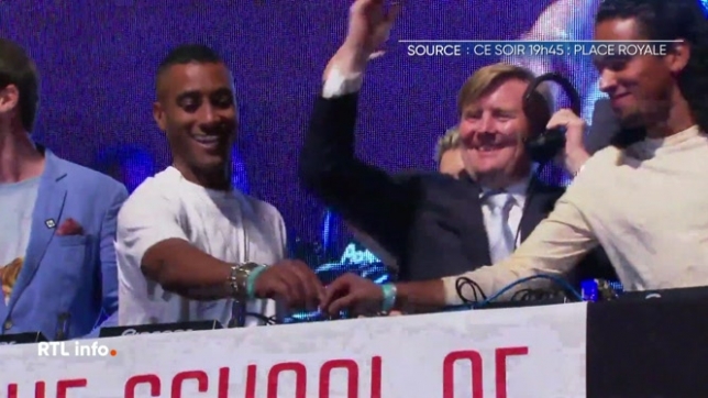 Le 15 avril prochain, le roi Philippe soufflera ses 65 bougies. Ce soir à 19h40 dans Place Royale, vous verrez que quand un souverain fête son anniversaire, parfois c'est plus qu'une simple fête d'anniversaire; comme aux Pays-Bas. Extrait.