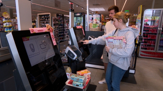 Amende de 100€ en cas d'article non scanné: "Pour dissuader" selon Delhaize, "aucune obligation de payer" pour Testachats