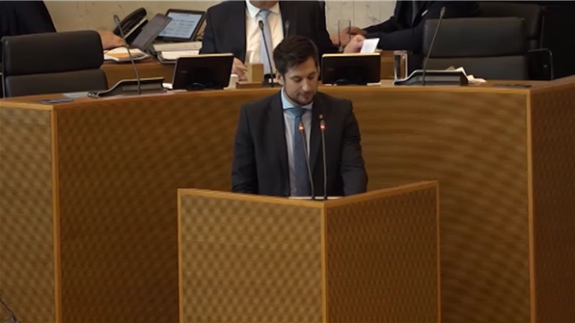 Ce mercredi signe le retour du discours sur l'état de la Wallonie au parlement wallon, un exercice lancé par Paul Magnette il y a 10 ans mais qu'Elio Di Rupo avait boycotté l'an passé, estimant que son gouvernement n'avait pas le temps de se prêter à ce grand débat contradictoire à quelques semaines des élections.